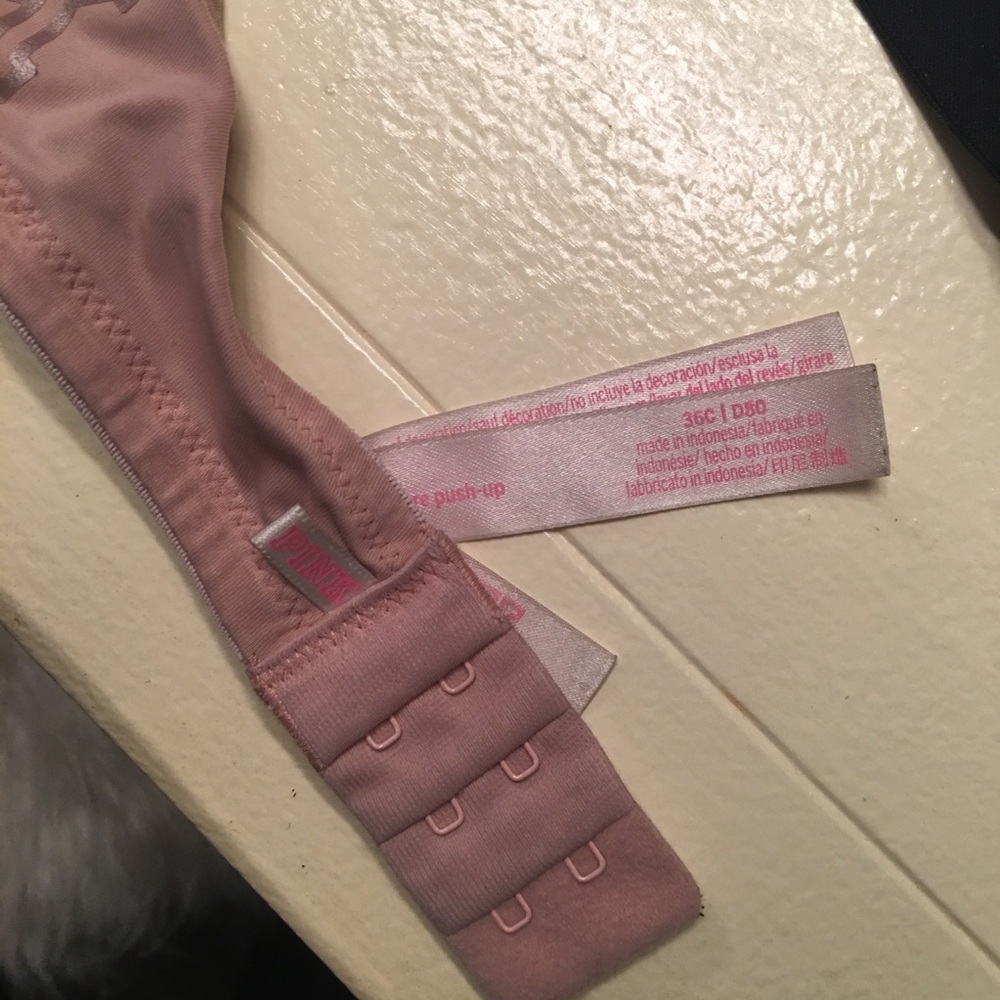 PINK bras - Picture 2 of 5
